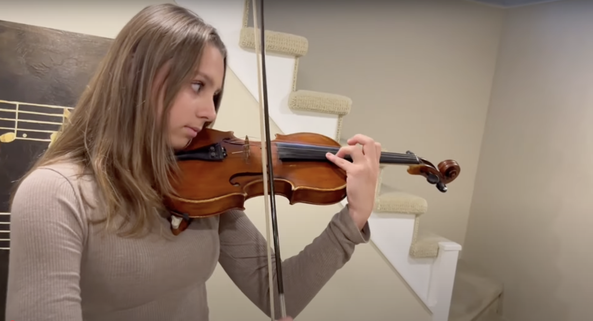 Young Musician Shows her Strenuous Talent